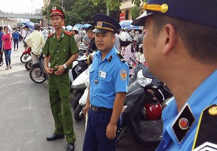 Mồ hôi rơi của những người ẩn mặt